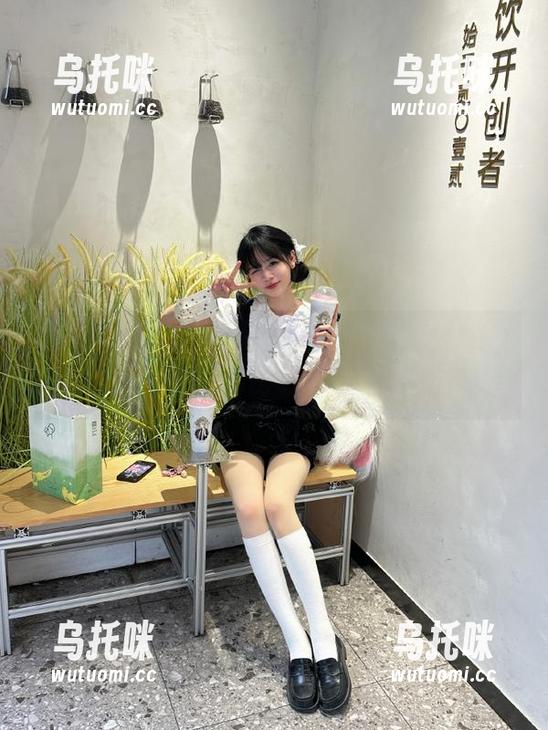 17吃瓜网 平时忍不住的八卦,17吃瓜网传送门一开,比吸引力法则还强!