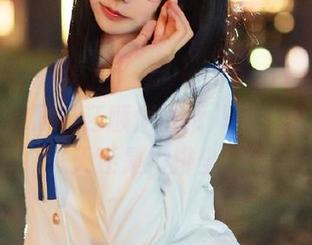 线上“www.4hu51.com”，看瓜的同时还顺便揪揪八卦，是热火朝天还是排排坐？
