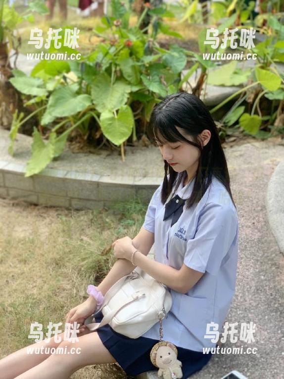 “51吃瓜网”入口直通‘瓜’的世界，竟然让我停不下来，哈哈！