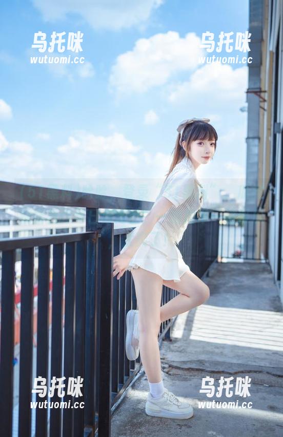 哈哈，登录“51黑料”，瓜皮都能当作每日必需品，一边撸串一边吸瓜，太爽了！