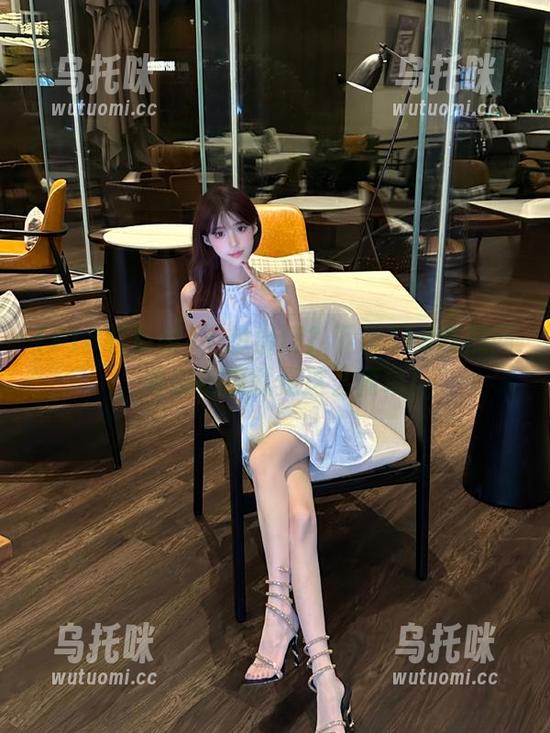 718吃瓜网 不想出门?下载718吃瓜网,宅家吃瓜就是这么简单!