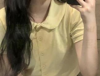 当直达“heiliao.su”，每个人都像是个评论员，各种合奏起来太热闹