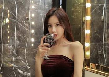 南京有个“heiliao.su在线”，友情提示请准备好瓜子和饮料～