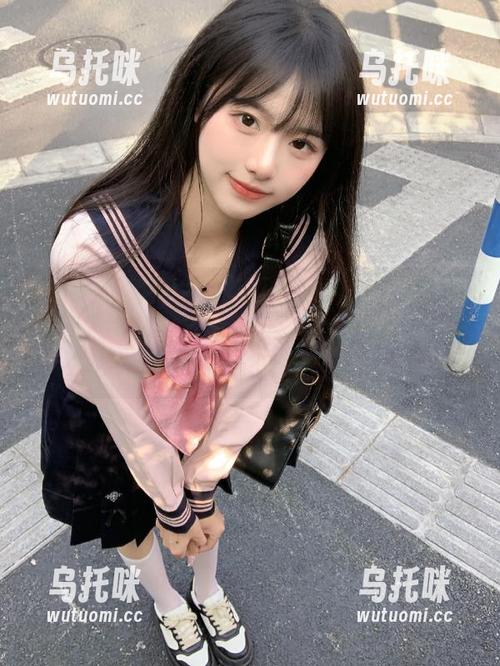五一吃瓜网 等不及了!胖猫从网页版跳到五一吃瓜网苹果版,整个瓜田翻了个天!