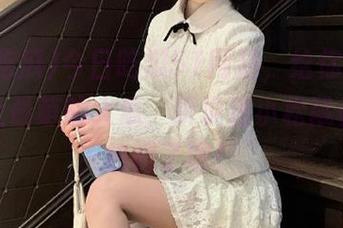 今日吃瓜51网站，给你送来一颗史上最萌的大瓜，听说连小松鼠都来凑热闹了呢！
