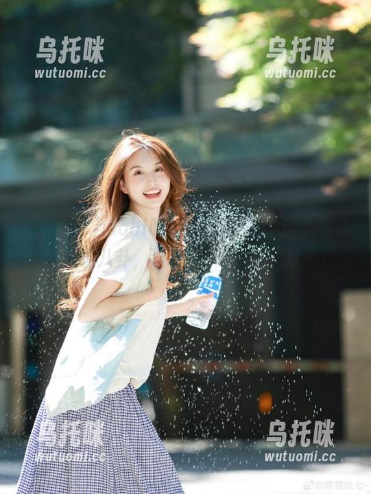 吃瓜91 mobi吃瓜91苹果版,边吃零食边看八卦,这种日子真不错呀!