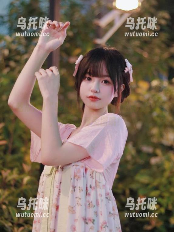 吃瓜网 “吃瓜网”流传的唐伯虎爱吃花,不能只看美图哦!