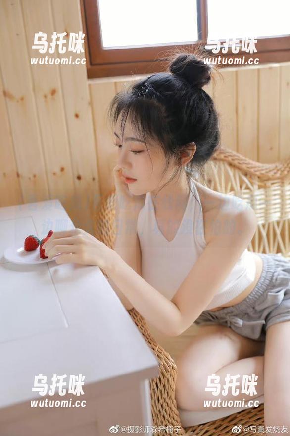 吾爱吃瓜 吾爱吃瓜在线网,一边吃瓜一边聊永久的日常,真的没在怕的。