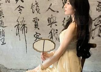 阿拉，今日又潜入了吾爱吃瓜网91的入口，等待着那一镐子八卦即将丰收。