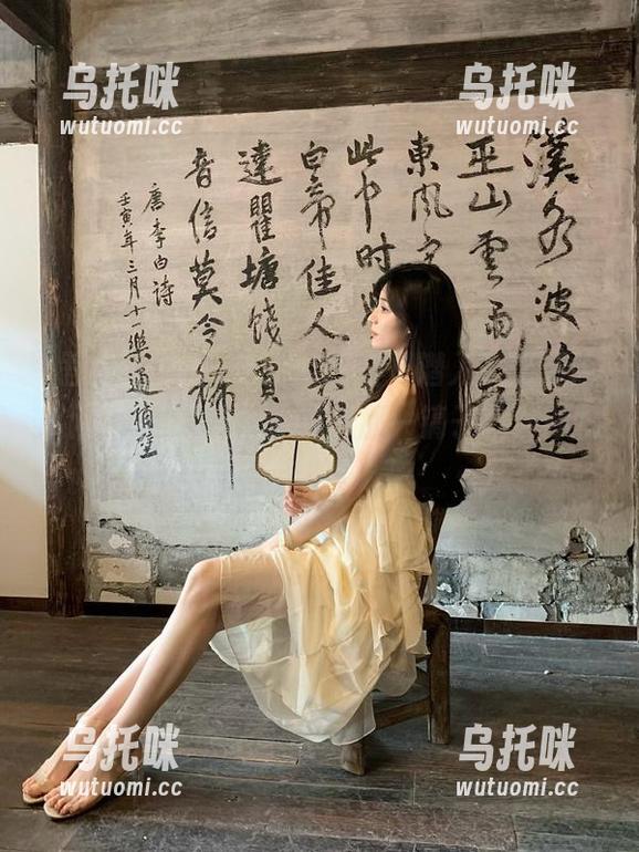吾爱吃瓜网 阿拉,今日又潜入了吾爱吃瓜网91的入口,等待着那一镐子八卦即将丰收。