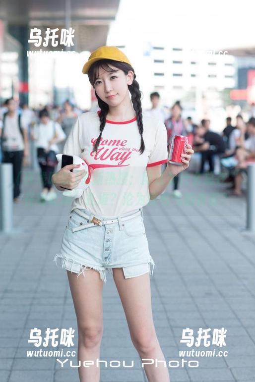 在线吃瓜 最新热搜:网红为什么总在“在线吃瓜”扎堆?沦为傍名气的食客?