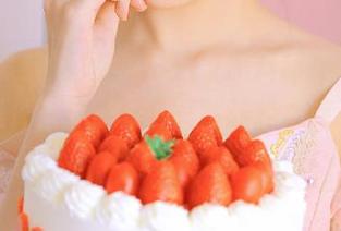 免费香！扒哥黑料新App上线，这是什么神仙八卦竟然让我心痒不能停？