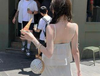 瓜还在丢，“黑料冲哥长征”传送门却把我弄成开心果了！