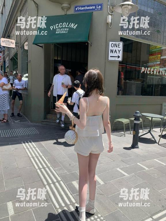 黑料冲哥 瓜还在丢,“黑料冲哥长征”传送门却把我弄成开心果了!