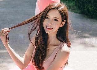 聊天途中，朋友发了个黑料吃瓜网下载链接，真的是惊！快来围观！