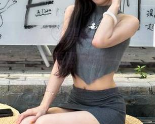 在线在黑料社区，这莫名的快感让我忍不住想要再刷新一次，只为碰到那个意外的佼佼者。