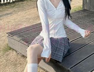 别再刷朋友圈了，下载“黑网料”来变身八卦王！